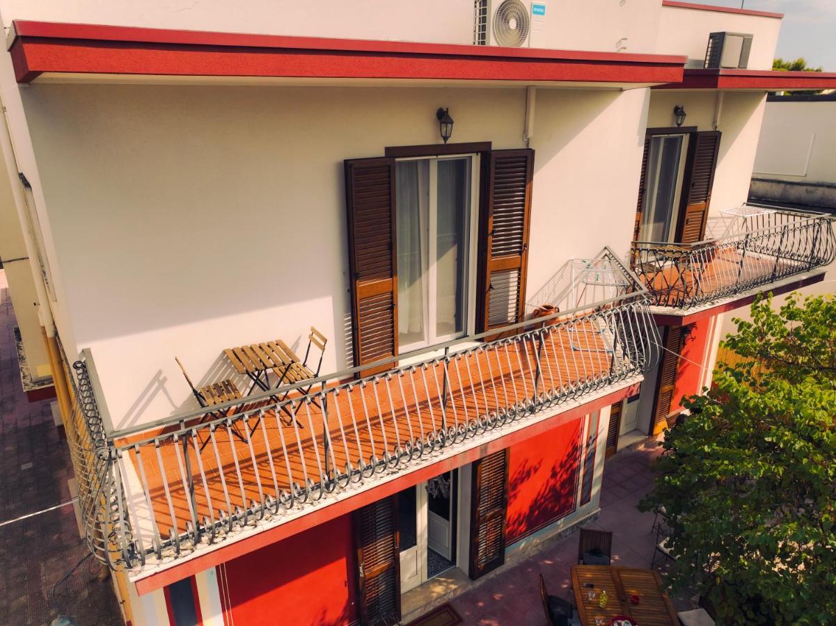 B&B De Angelis Джиноза-Марина Экстерьер фото